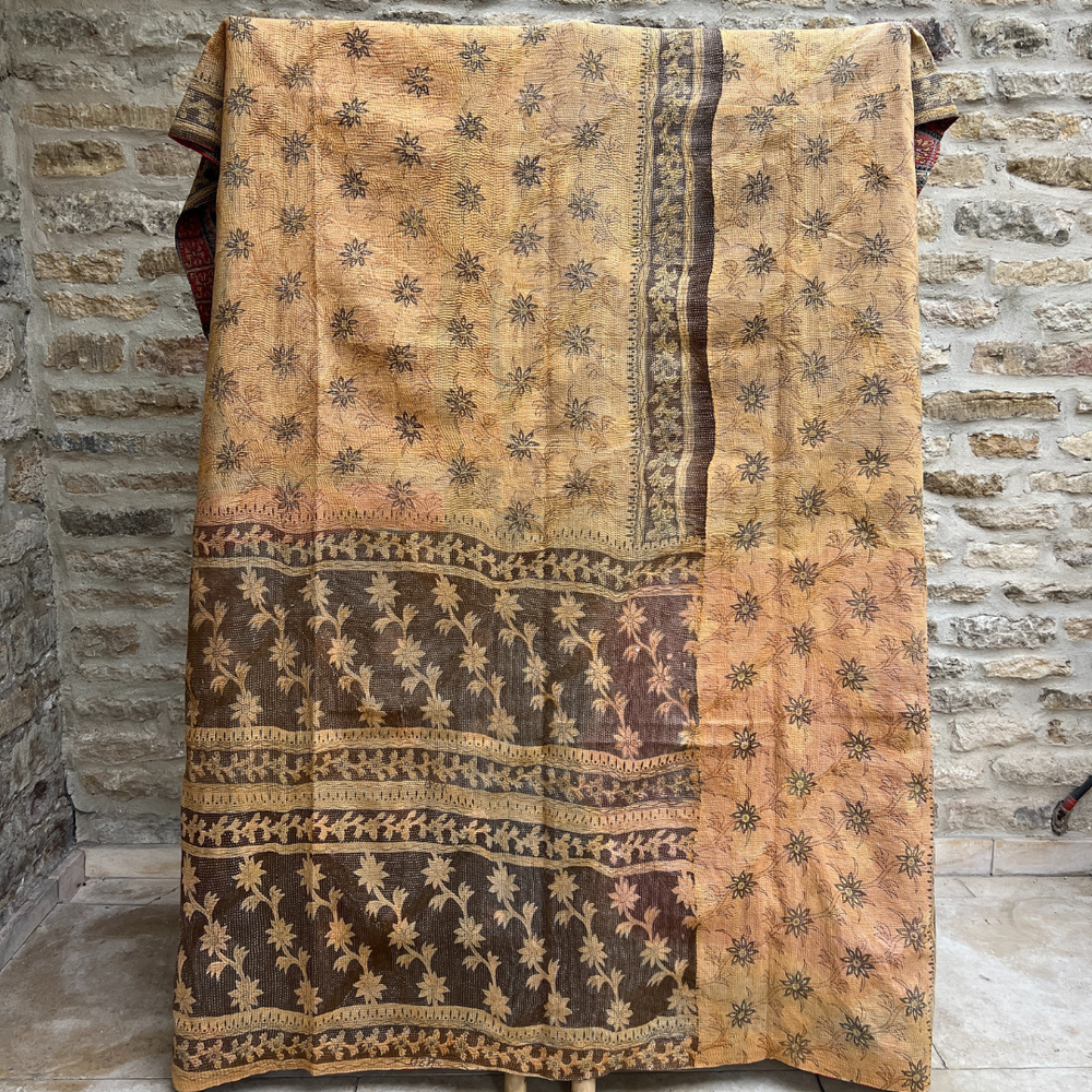 
                      
                        Kantha Quilt No. 562
                      
                    