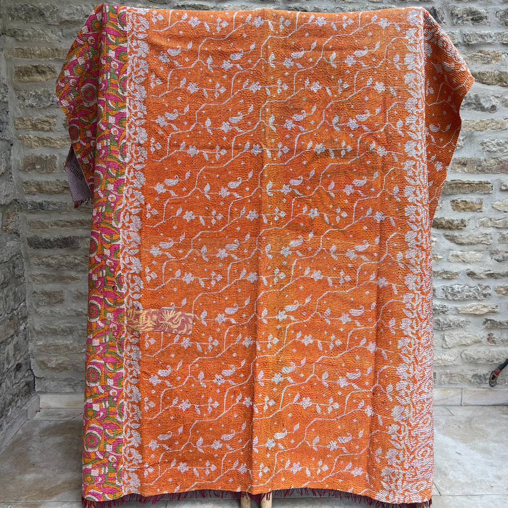 
                      
                        Kantha Quilt No. 571
                      
                    