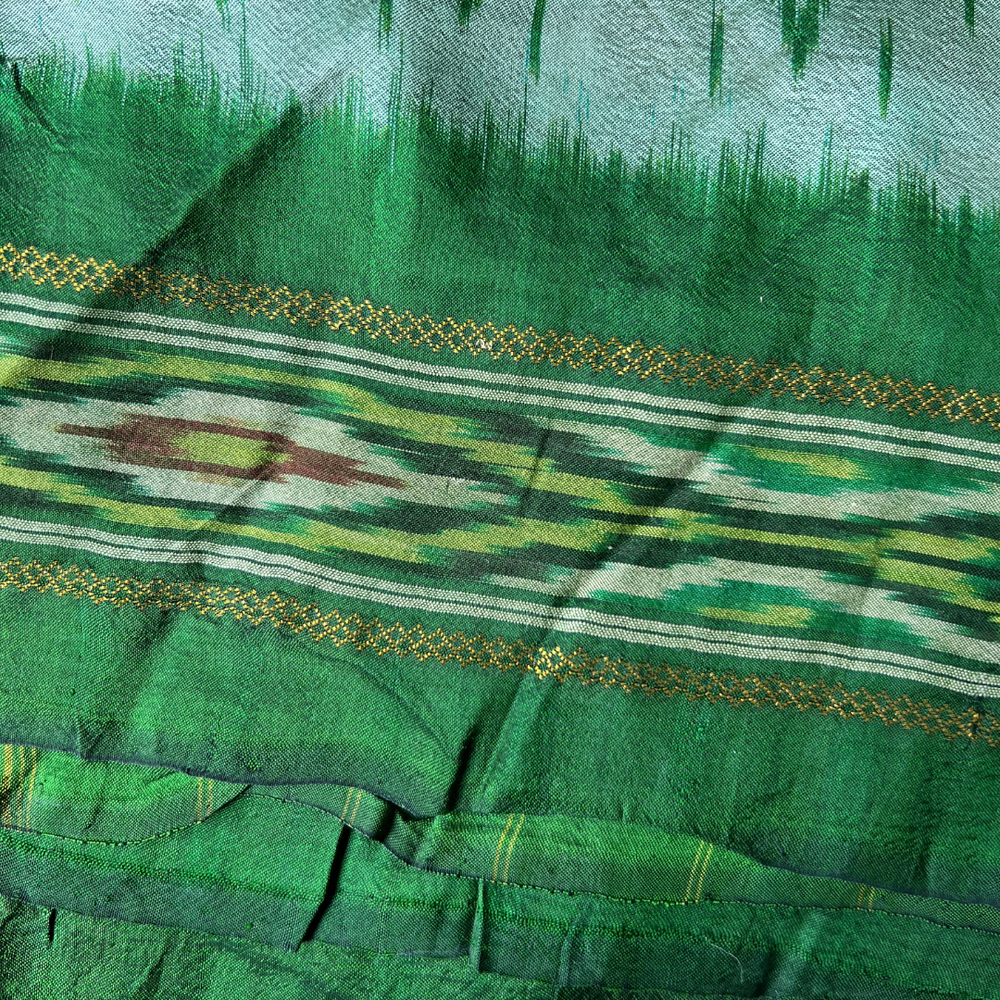 
                      
                        Vintage Silk Sari 080
                      
                    